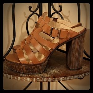 Very Volatile block heels
